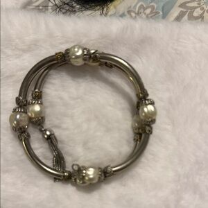 Vintage Elegant Silver and Pearl Bracelet